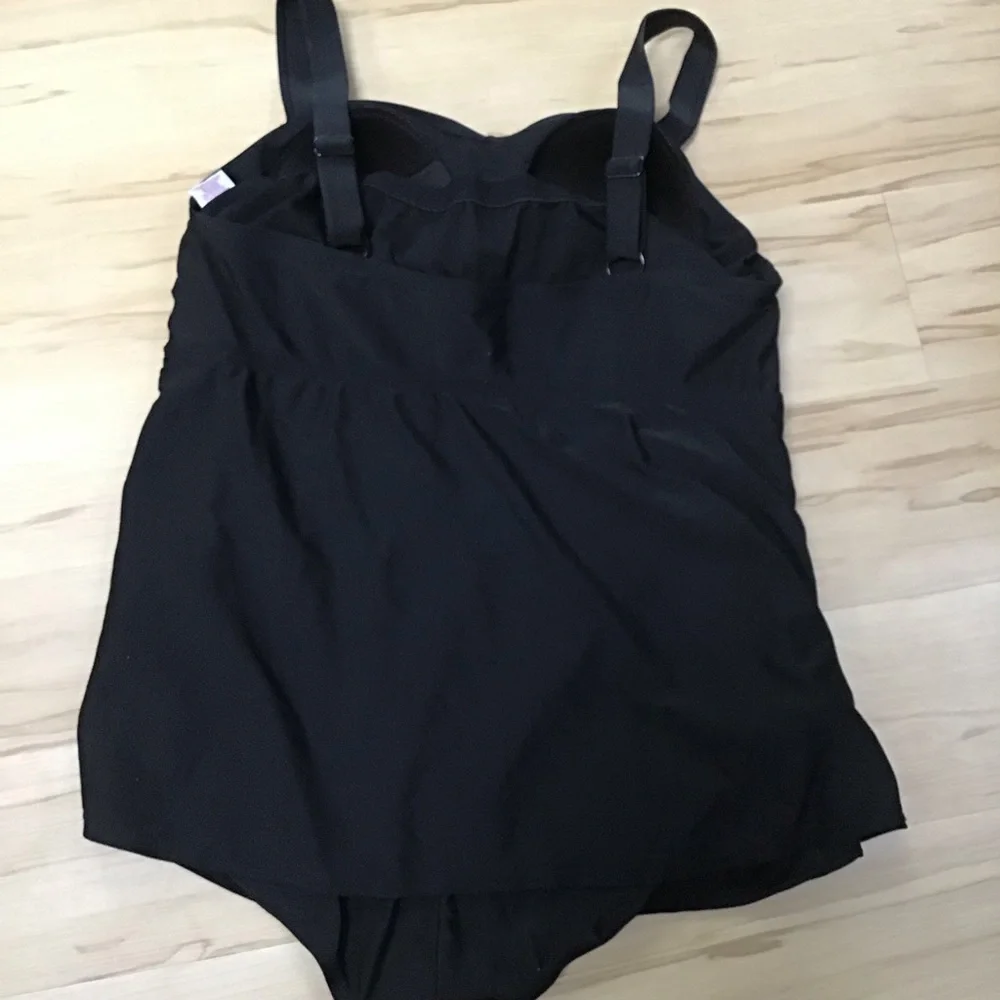 Merona Black One Piece Ruched Skirted Swimsuit 20W‎